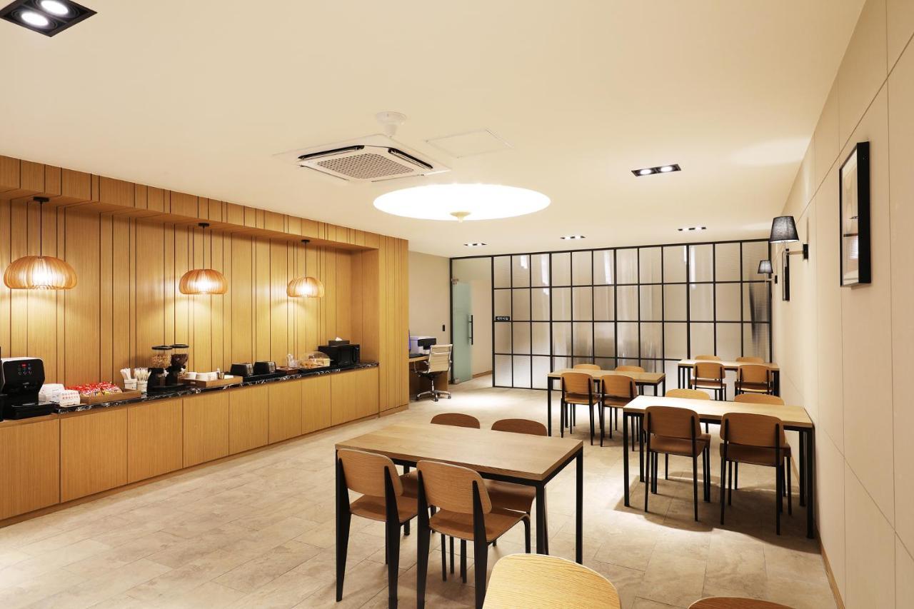 Mari Hotel Chungju Εξωτερικό φωτογραφία
